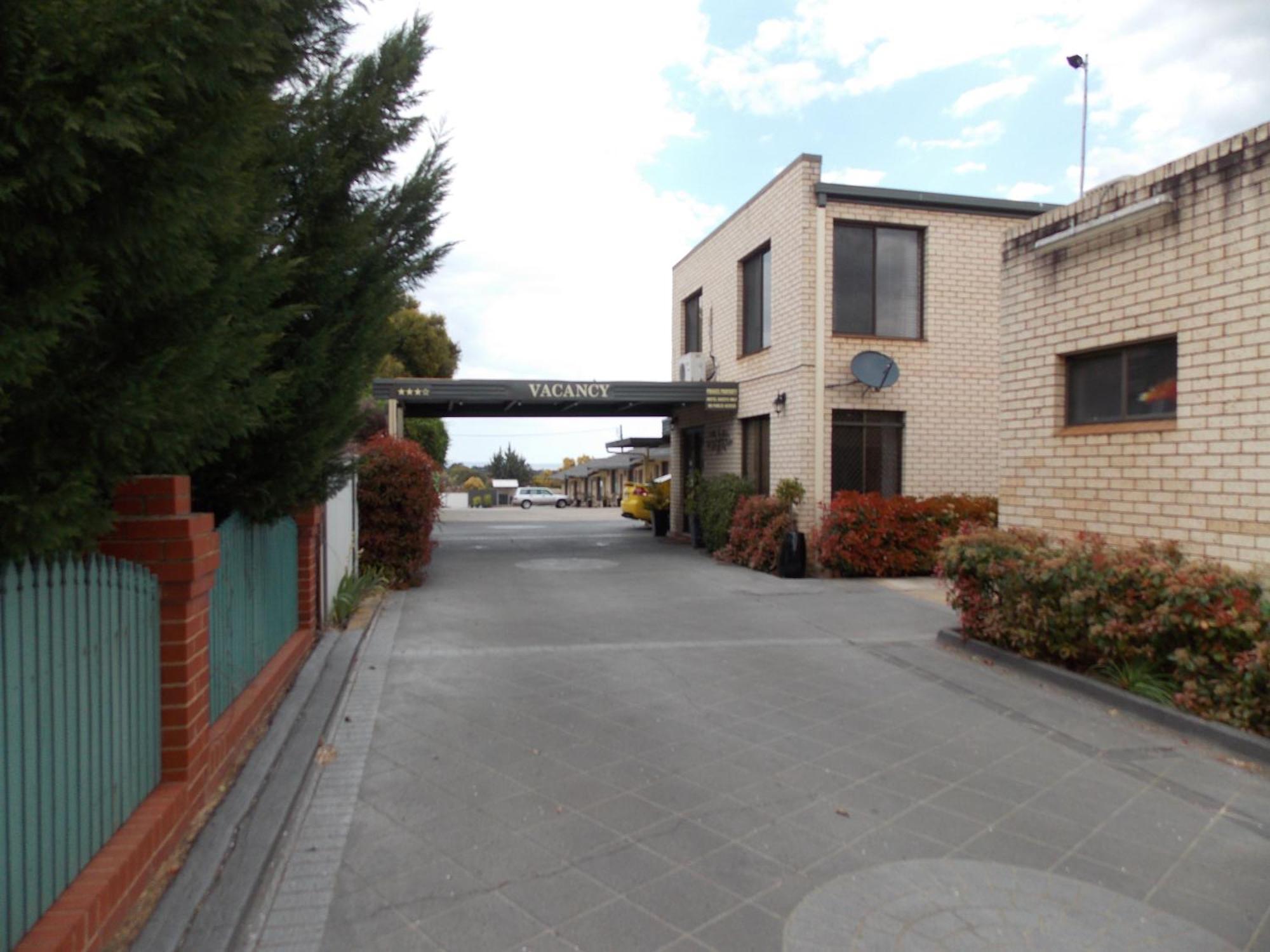 Cowra Crest Motel Екстериор снимка
