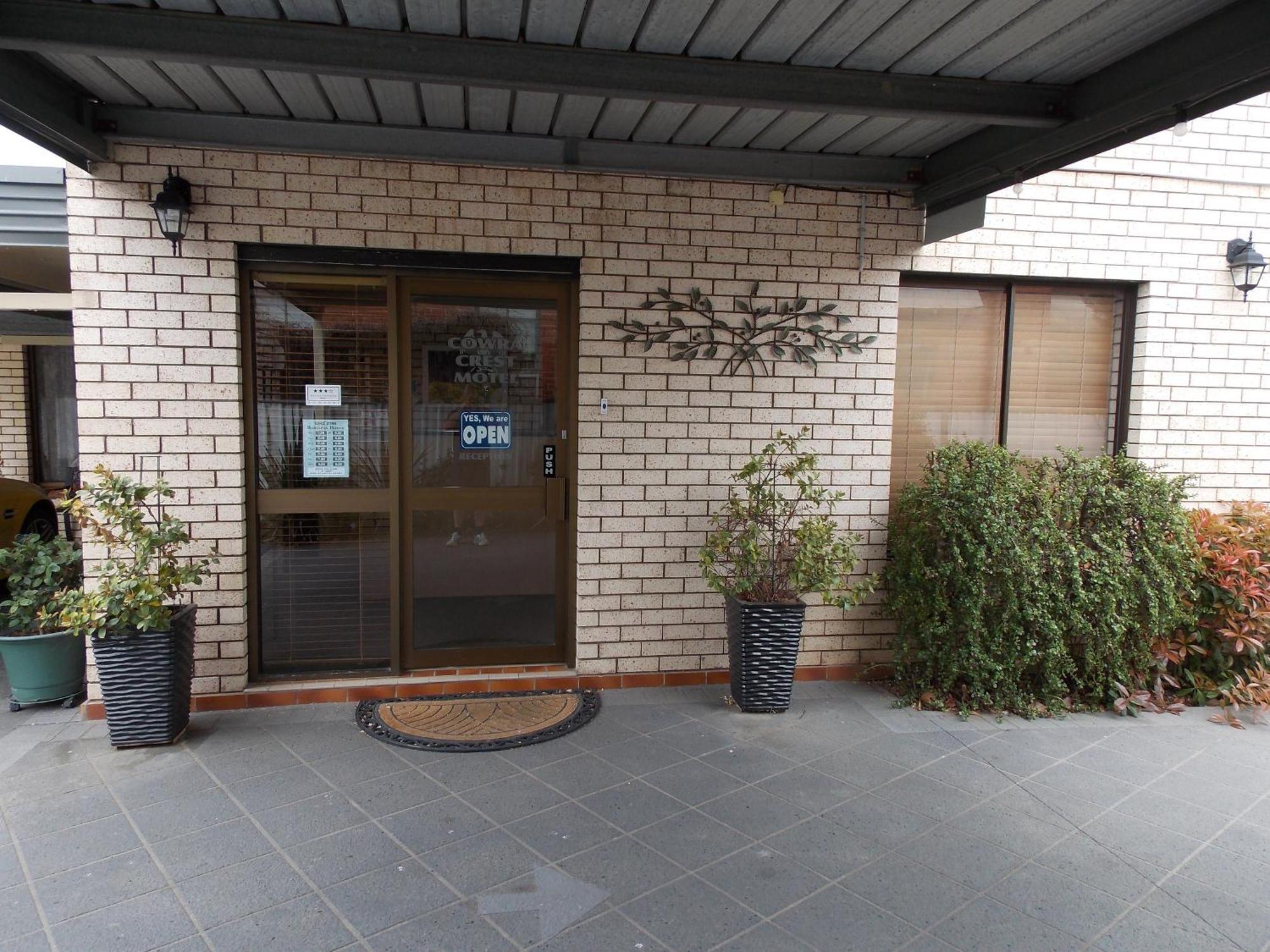 Cowra Crest Motel Екстериор снимка