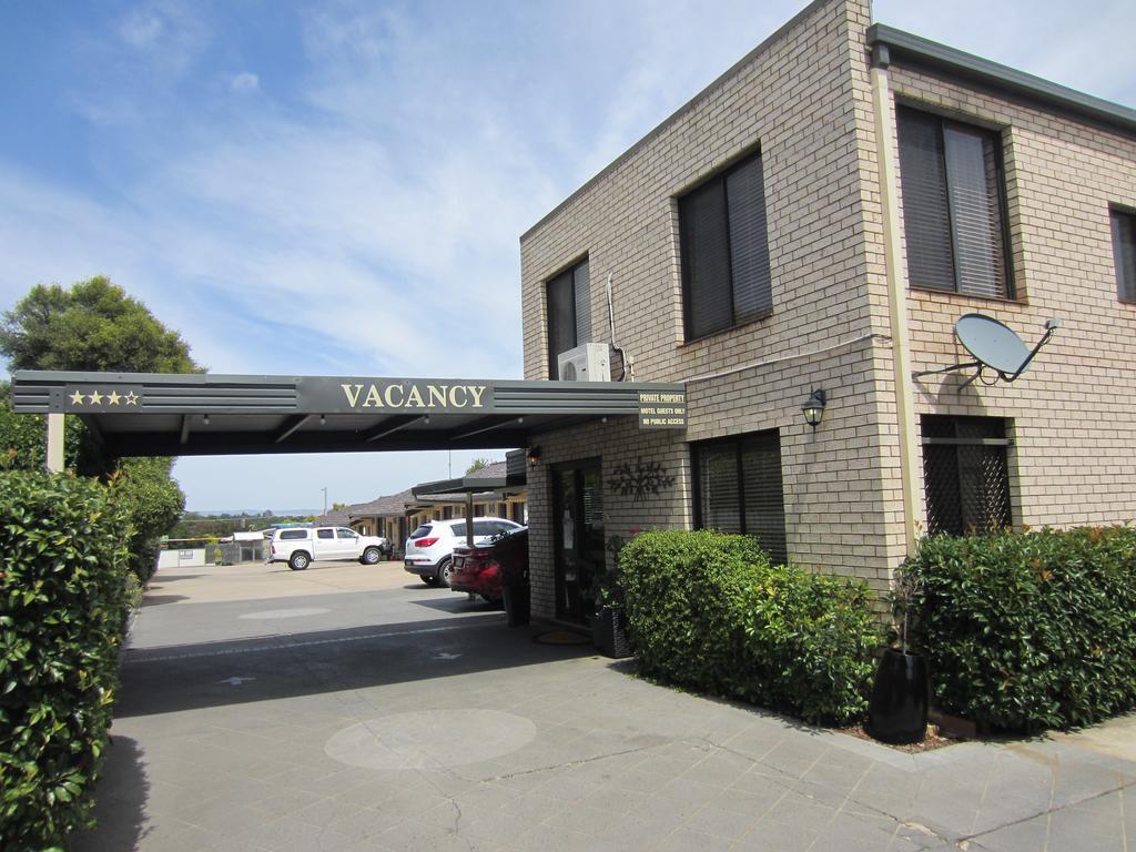 Cowra Crest Motel Екстериор снимка