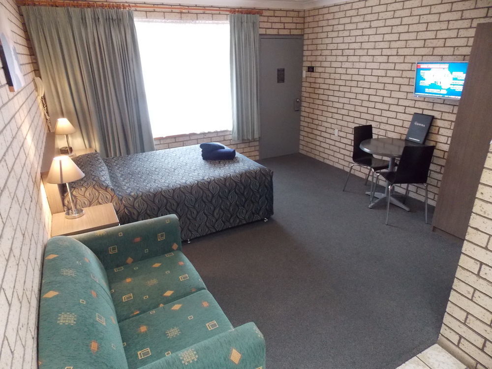 Cowra Crest Motel Екстериор снимка