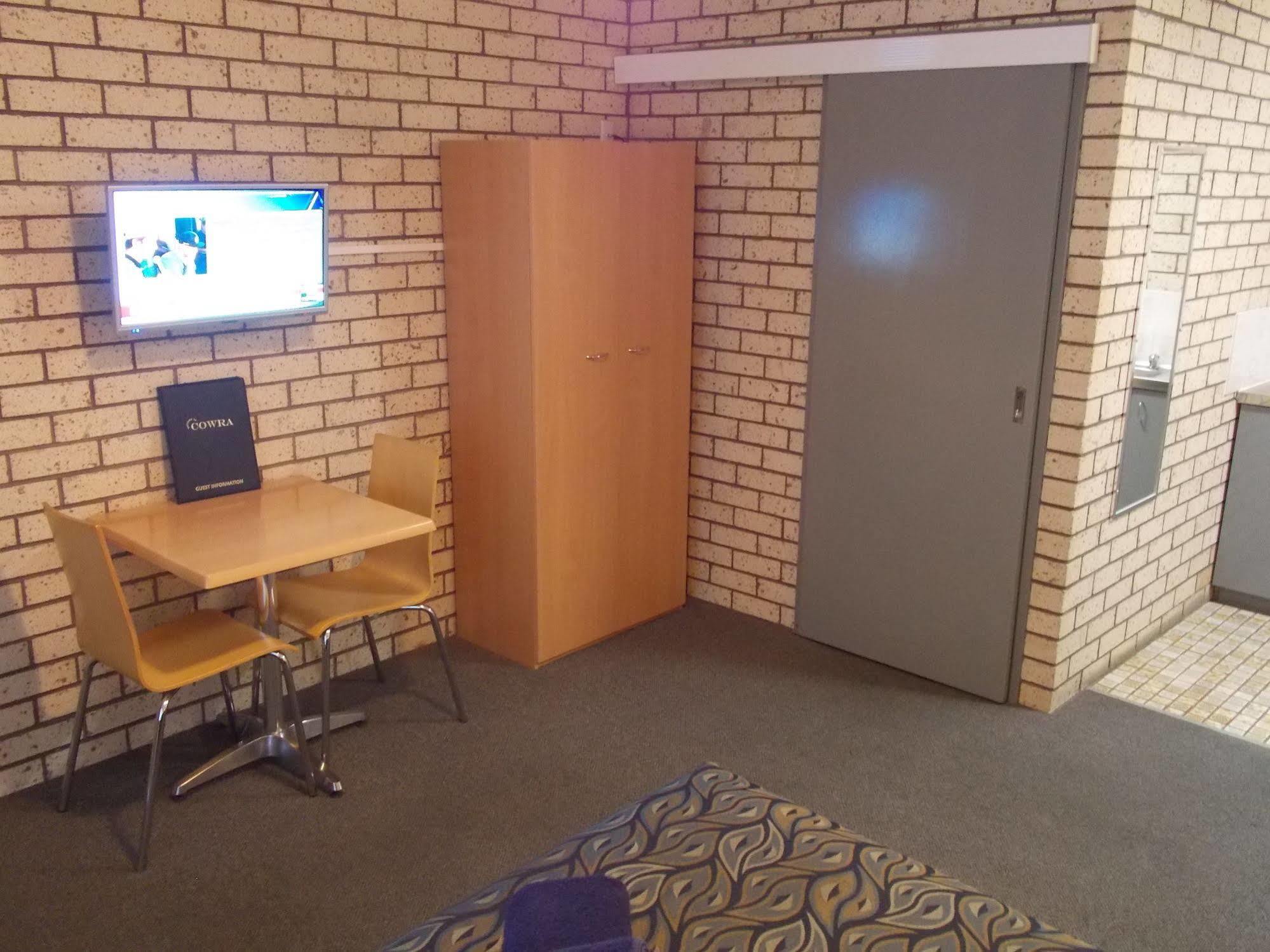 Cowra Crest Motel Екстериор снимка