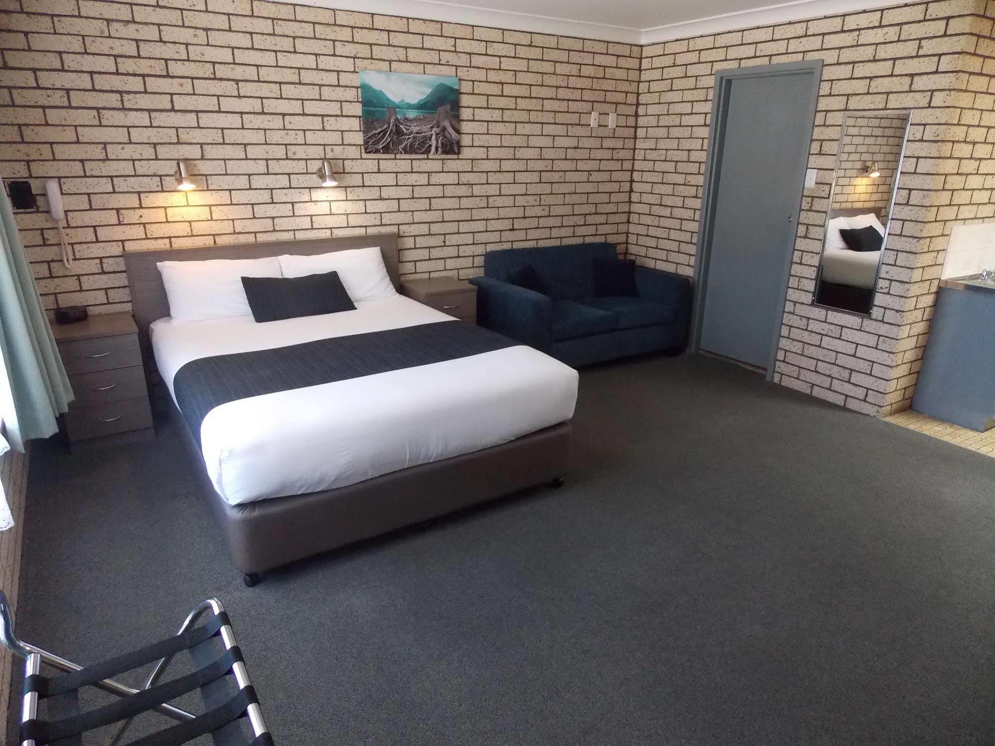 Cowra Crest Motel Екстериор снимка