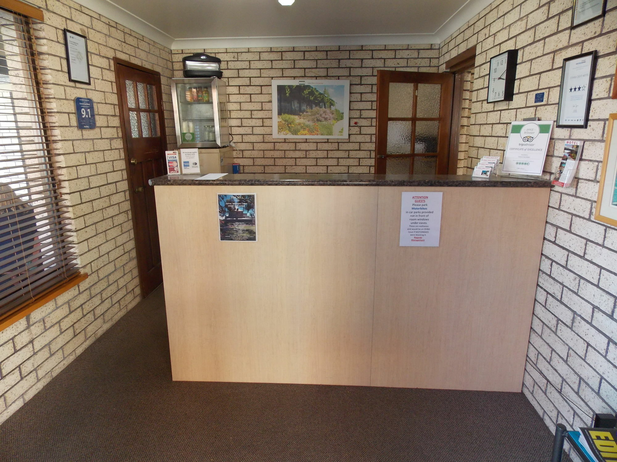 Cowra Crest Motel Екстериор снимка